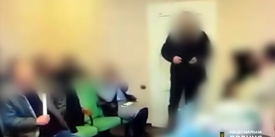 Casi 30 heridos despu�s de que un concejal arrojara tres granadas en un ayuntamiento en el oeste de Ucrania