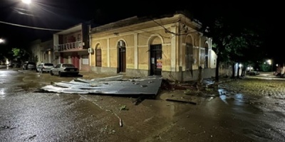Voladuras de techos, ca�das de �rboles y columnas de alumbrado p�blico tras temporal en Salto
