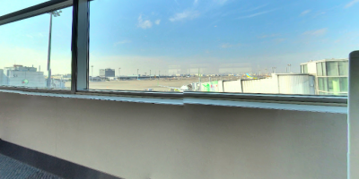 Evacuados casi 400 pasajeros de un avi�n tras incendiarse por una colisi�n en el aeropuerto de Tokio