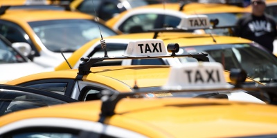 Los taxistas parar�n en conmemoraci�n de los 30 a�os de la colocaci�n de las mamparas