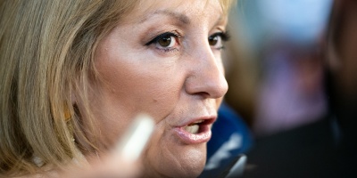 Si quienes son gobierno tienen algo para cuestionar de Venezuela que lo hagan en los foros internacionales y no para la tribuna, sostuvo la intendenta de Montevideo