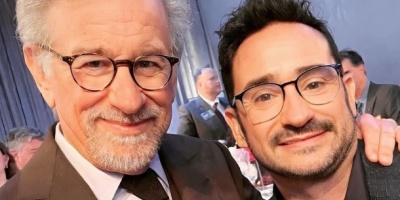 Spielberg felicita a Bayona por los premios Goya recibidos por 'La sociedad de la nieve'