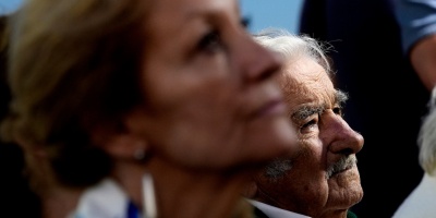 Dirigentes frenteamplistas criticaron los dichos del expresidente Jos� Mujica sobre Carolina Cosse en los que expres� que �no la bancan en el interior�