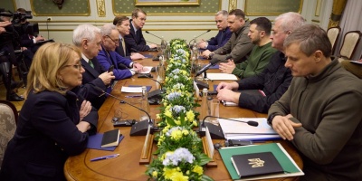 La OTAN asegura que no est� en sus planes mandar tropas a Ucrania tras las palabras de Macron