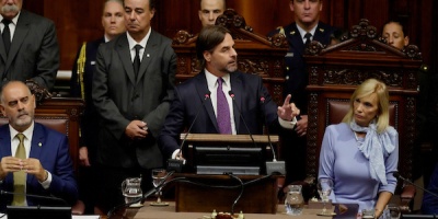 Lacalle Pou: "En los pr�ximos 364 d�as seguiremos cumpliendo los compromisos y haci�ndonos cargo"