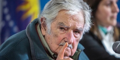 Mujica: critic� que el gobierno "nunca reconoci� un carajo los logros del Frente Amplio" 