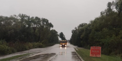 Rutas y caminos cortados por inundaciones