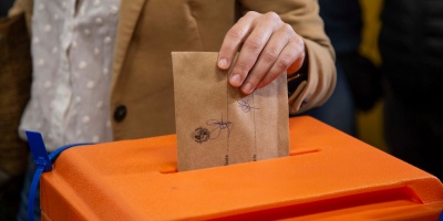 Intenci�n de voto: Frente Amplio 42%, 38% Coalici�n de gobierno seg�n Equipos