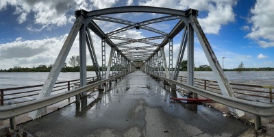 Cr�tica situaci�n en Florida, con la ciudad virtualmente aislada