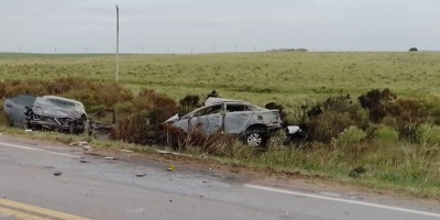 Dos personas fallecieron tras un choque frontal
