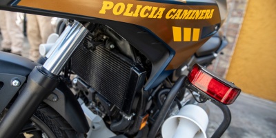 Una mujer que circulaba en una moto falleci� tras impactar con una camioneta en Parque Miramar