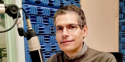 No es un d�a com�n para Radio Monte Carlo. Hoy hace mutis por el foro  una de la voces m�s emblem�ticas de la radiodifusi�n uruguaya