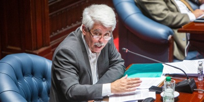 Brenta: es falso que el Frente Amplio incluya incrementos de impuestos en su programa de gobierno