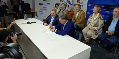 �El objetivo que compartimos es el triunfo del Frente Amplio�: Mario Bergara firm� acuerdo de apoyo a Yamand� Orsi