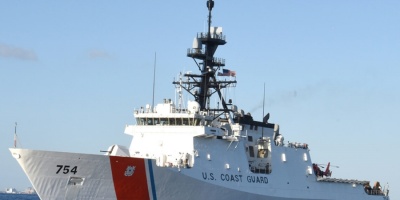 FA cita a ministros Castaigndebat y Paganini por ingreso de buque de guerra al puerto