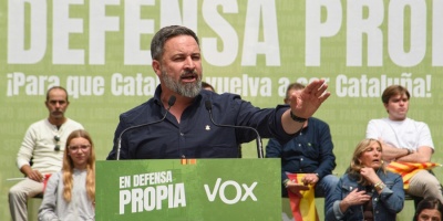 Abascal (Vox) ve moderada la respuesta de Milei a "insultos muy graves" de Puente