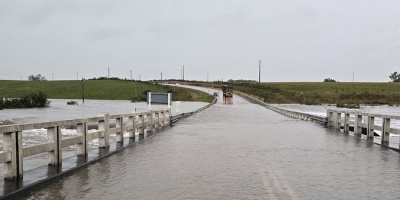 Seis departamentos con rutas cortadas por las lluvias y desborde de ros y arroyos