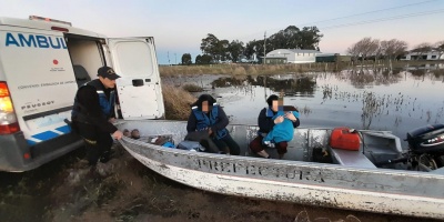 Un ni�o que deb�a ser internado, fue trasladado en medio de las inundaciones en Treinta y Tres