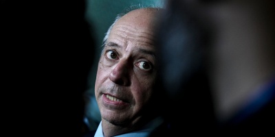 Quienes tildaron de �sionista� al profesor Alberto Spektorowski son �pichones de dictadores� dijo el exministro de Defensa, Javier Garc�a