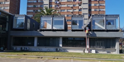 Trabajadores RNU: asamblea permanente ante dudas sobre la calidad de las nuevas instalaciones en los contenedores ubicados ante el estacionamiento de Canal 5