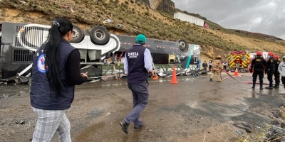 Al menos 16 personas han muerto y 19 ms han resultado heridas en un accidente de autobs ocurrido el martes en el municipio de Ayacucho, en Per, segn el ltimo balance. 