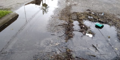 OSE investiga luego de que Vecinos de la Uni�n denunciaran se han perdido miles de litros de agua dulce debido a la rotura de un ca�o, en Hernandarias y Comercio