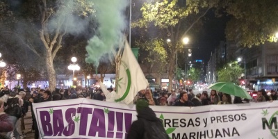 Se realiz� en Uruguay la marcha mundial por la marihuana y reclamaron la "suspensi�n de penas por Cannabis" 