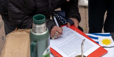 Cabildo Abierto hace conteo final de firmas para plebiscito contra la usura