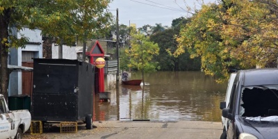 Contin�an bajando los cursos de agua y volvi� a disminuir el n�mero de evacuados