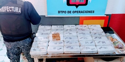 Incautaron m�s de 32 kilos de Pasta Base de Coca�na que estaba escondida en el chasis de un veh�culo con matricula argentina