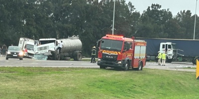 Tres camiones chocaron en la ruta 5 