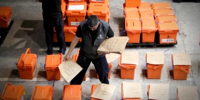 No hay estimaciones de la hora de cierre del escrutinio , tras los comicios del domingo