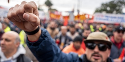 Los trabajadores del mar, reclaman saber que tipo de intereses provocaron la represi�n policial del 5 de junio pasado ante el Ministerio de Trabajo
