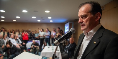 El senador y l�der de Cabildo Abierto, Guido Manini R�os, calific� como �una muy buena noticia� que bancos y financieras refinancien deudas, pero sostuvo que �es insuficiente�