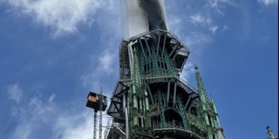 Incendiada la aguja de la catedral de Ruan, una de las m�s emblem�ticas de Francia