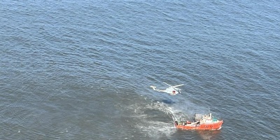 Tripulante de barco pesquero fue rescatado de urgencia en el mar tras sufrir un accidente laboral