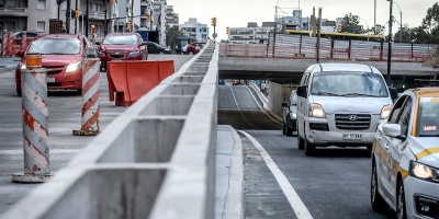 Polic�a investiga la ca�da de una adolescente al t�nel de avenida Italia