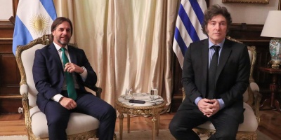 En medio de gran hermetismo, se cumpli� la cumbre Lacalle Pou - Milei en la sede del Gobierno argentino