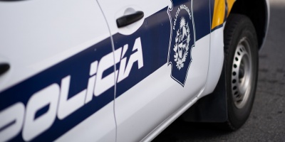 Un ni�o de diez a�os que, seg�n su familia jugaba en el patio de su casa, fue herido de bala tras un tiroteo en el Barrio Maracan�