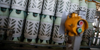 Analizan que las empresas que envasan superg�s en la frontera puedan hacerlo tambi�n en garrafas brasile�as 