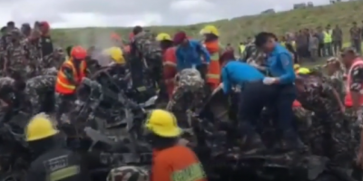 Un avi�n con cerca de 20 personas a bordo se estrella tras despegar del aeropuerto de Katmand�, en Nepal