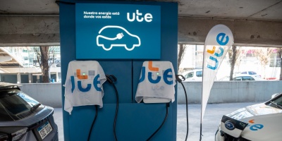 UTE instal� dos puntos de carga de veh�culos el�ctricos en el Montevideo Shopping que se suman a los 317 puntos ya existentes en la ruta el�ctrica nacional