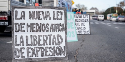 Los trabajadores de Antel realizan un paro de 24 horas con movilizaci�n en contra de la ley de medios