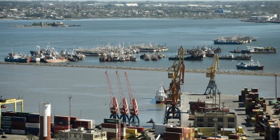 Sindicato portuario para por 24 horas ante el despido de un trabajador