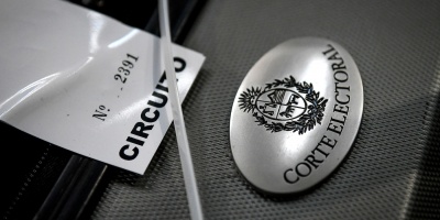 Plebiscito sobre seguridad social se mantiene en alto nivel de indecisi�n y allanamientos nocturnos recoge mayor�as para prosperar