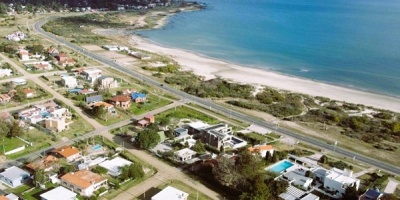 Violento copamiento en Playa Hermosa: tres hombres armados atacaron a una familia y robaron una camioneta