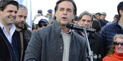 Quedaron inauguradas las obras correspondientes a 82 kil�metros de la ruta n.� 6, que une los departamentos de Durazno y Tacuaremb� 