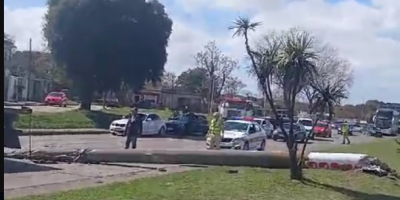 Una mujer falleci� y un hombre est� grave tras chocar contra una columna en los Accesos a Montevideo