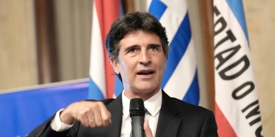 A un mes de las elecciones, las �ltimas encuestas muestran un escenario �competitivo� con  una leve ventaja del Frente Amplio