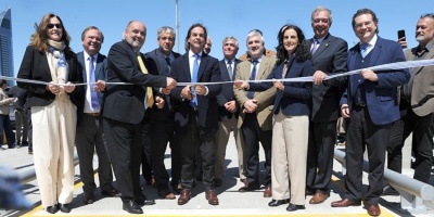 Se inauguraron los nuevos esc�neres que controlar�n el 80% de la carga que pase por el Puerto de Montevideo